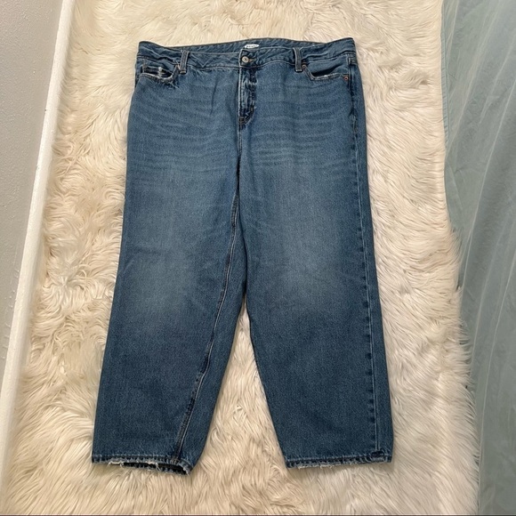 Old Navy Plus Cropped Dad Jean Medium Wash - Picture 2 of 12